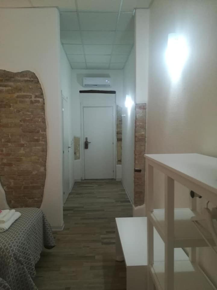 לינה וארוחת בוקר קליארי B.House מראה חיצוני תמונה
